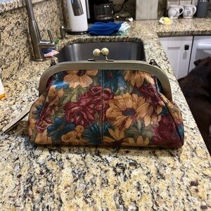 NWT Authentic Patricia Nash Fresco Bouquet Handbag